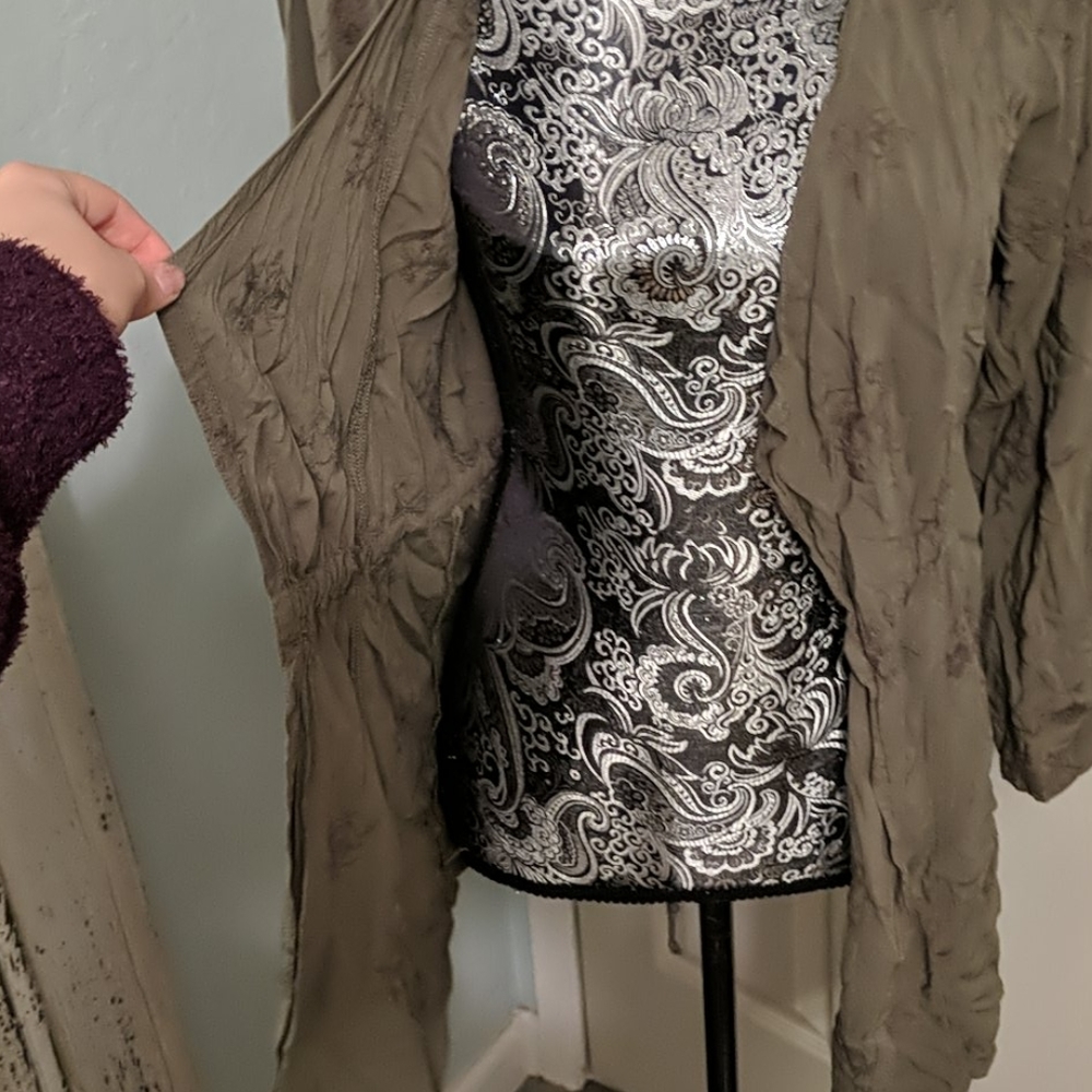 ✨5/$25✨ Knox Rose olive floral embroidery jacket - Picture 2 of 8